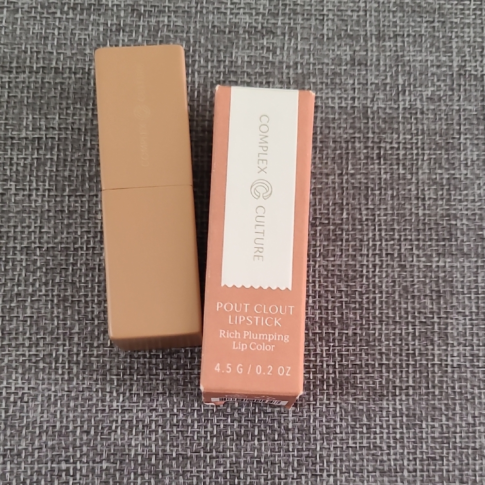 Pout Clout Lipstick - Nude Peach